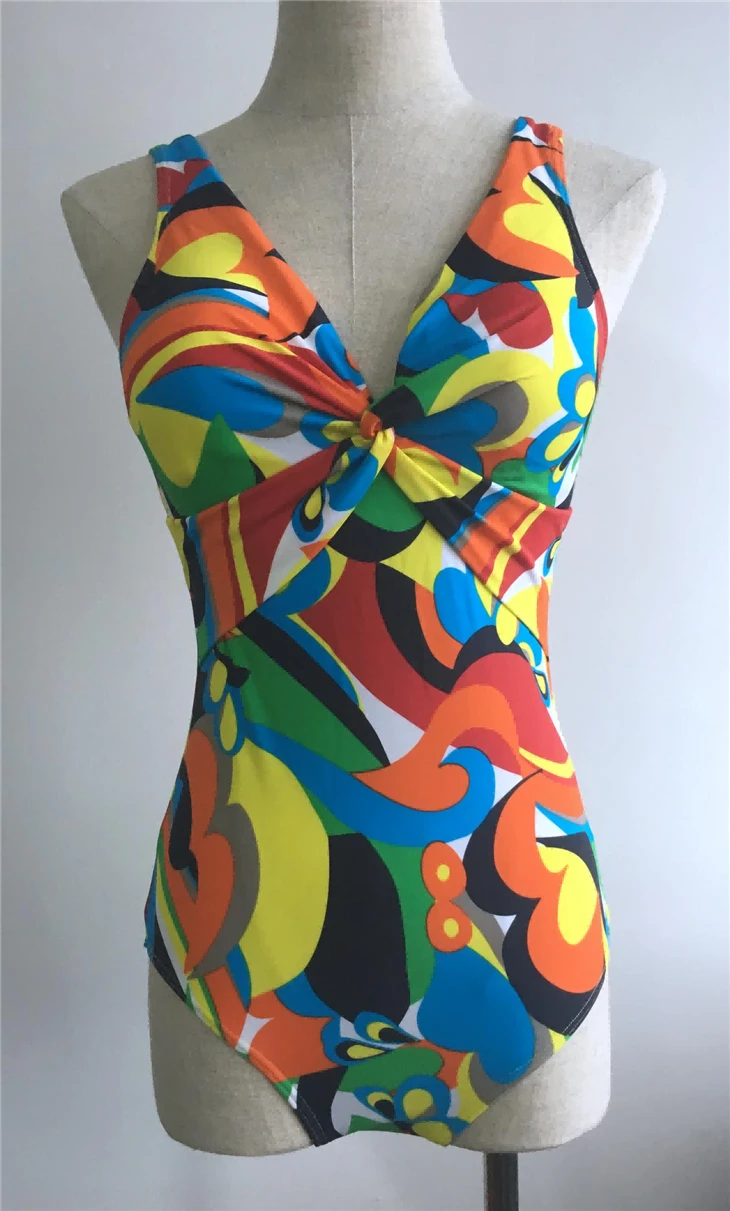 Vestit de bany d'una peça amb gir abstracte retro