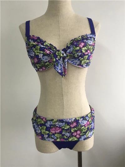 Conjunt de bikini amb llaç davanter amb estampat floral